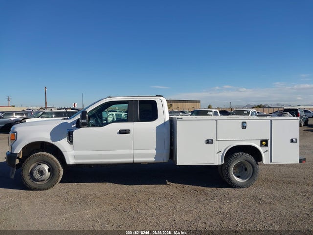 46218246 :رقم المزاد ، 1FD8X3H61NEC27776 vin ، 2022 Ford F-350 Chassis Xl مزاد بيع