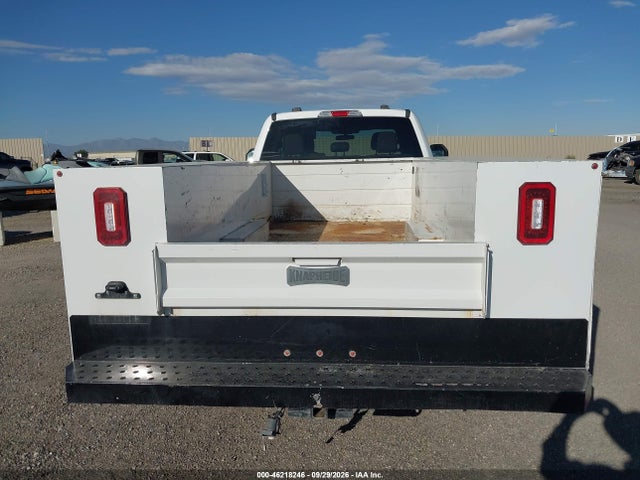 46218246 :رقم المزاد ، 1FD8X3H61NEC27776 vin ، 2022 Ford F-350 Chassis Xl مزاد بيع