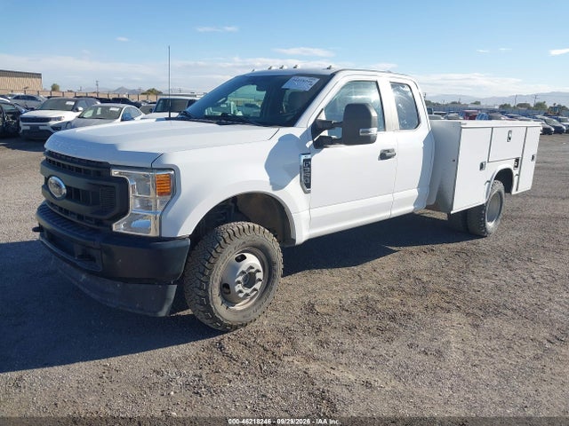 46218246 :رقم المزاد ، 1FD8X3H61NEC27776 vin ، 2022 Ford F-350 Chassis Xl مزاد بيع