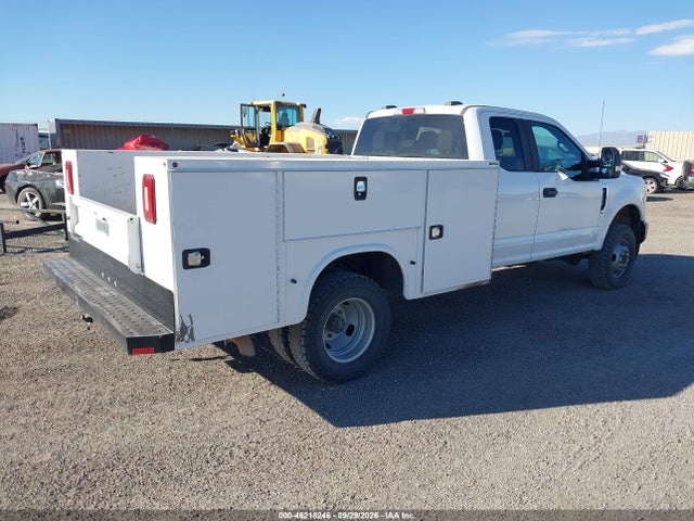 46218246 :رقم المزاد ، 1FD8X3H61NEC27776 vin ، 2022 Ford F-350 Chassis Xl مزاد بيع
