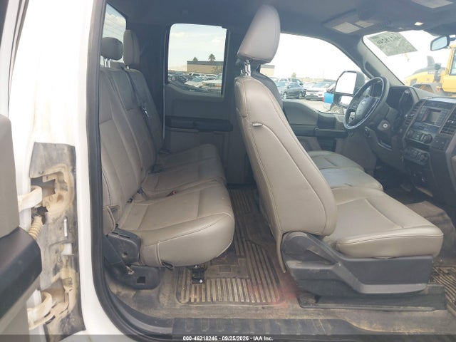 46218246 :رقم المزاد ، 1FD8X3H61NEC27776 vin ، 2022 Ford F-350 Chassis Xl مزاد بيع