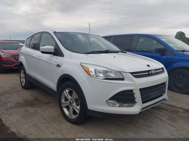 46218325 :رقم المزاد ، 1FMCU0G97FUA05862 vin ، 2015 Ford Escape Se مزاد بيع