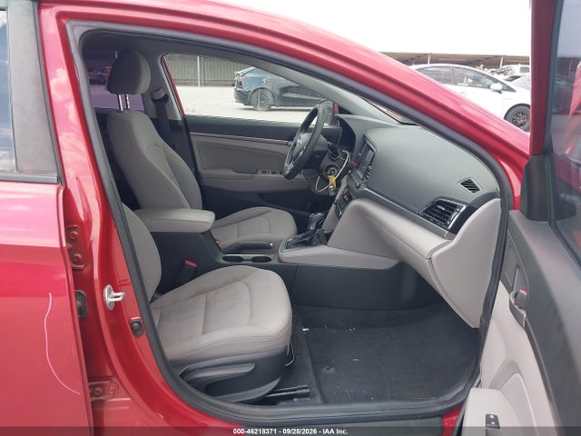 2018 Hyundai Elantra Sel მანქანა იყიდება აუქციონზე, vin: 5NPD84LFXJH315085, აუქციონის ნომერი: 46218371