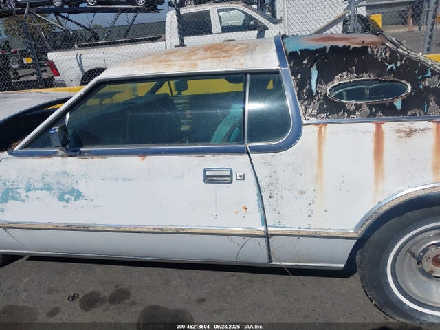 46218504 :رقم المزاد ، 6y89AB866263 vin ، 1976 Lincoln Continental مزاد بيع
