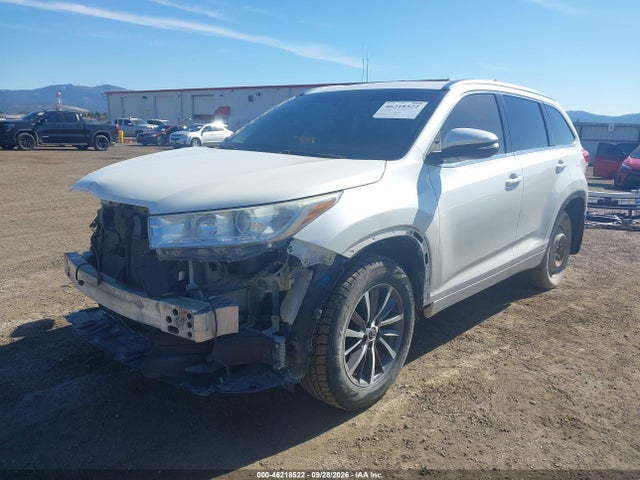 Toyota Highlander Xle 2018 5TDJZRFHXJS536867 Image 2