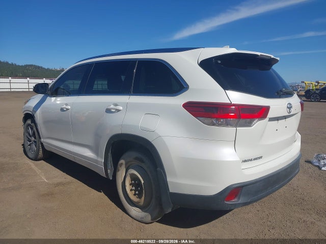 Toyota Highlander Xle 2018 5TDJZRFHXJS536867 Image 3