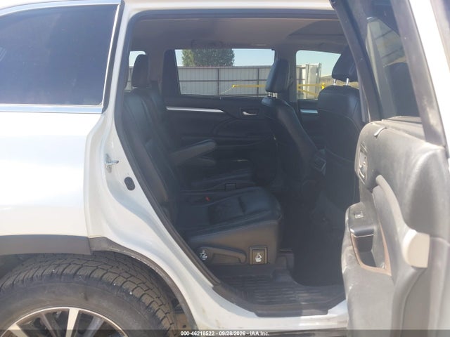 Toyota Highlander Xle 2018 5TDJZRFHXJS536867 Image 8