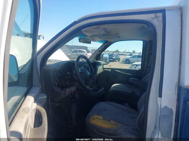 46218677 :رقم المزاد ، 1GBHG31UX41170050 vin ، 2004 Chevrolet Express Cutaway مزاد بيع
