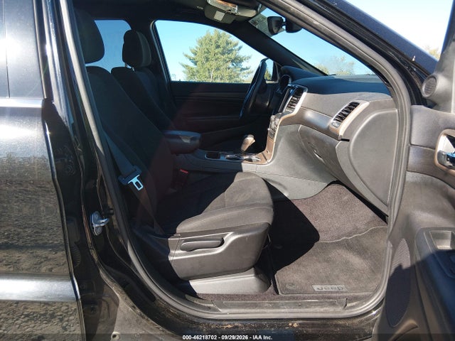 2017 Jeep Grand Cherokee Laredo 4x2 მანქანა იყიდება აუქციონზე, vin: 1C4RJEAG4HC664518, აუქციონის ნომერი: 46218702