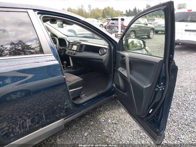 JTMBFREV4JJ190851 Toyota RAV4 LE