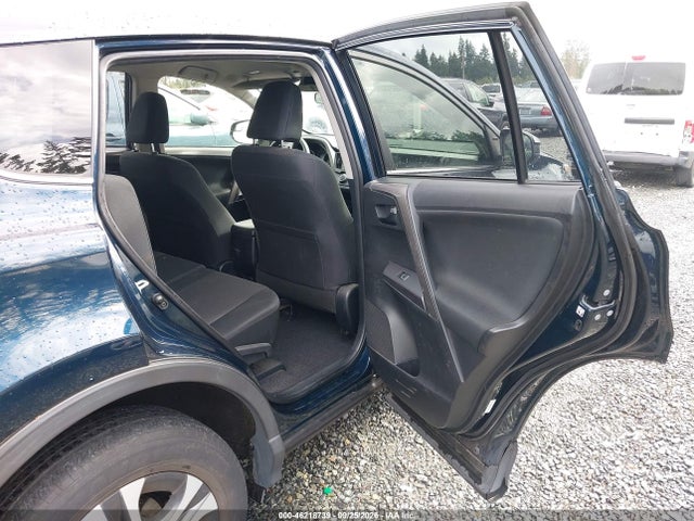 JTMBFREV4JJ190851 Toyota RAV4 LE