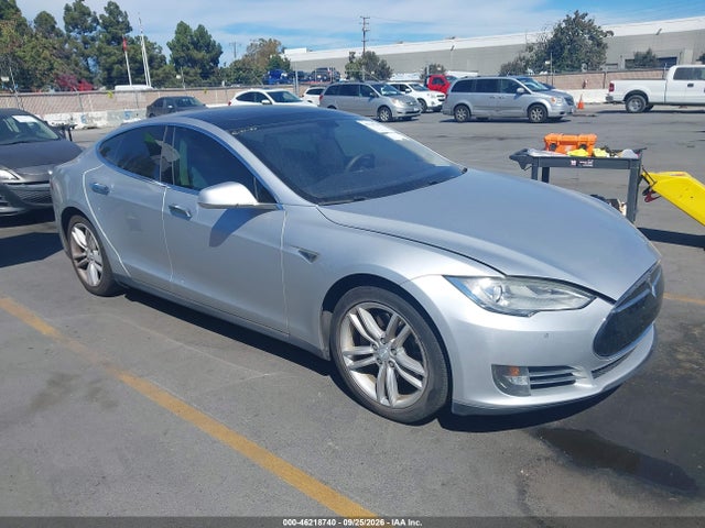 2013 Tesla Model S მანქანა იყიდება აუქციონზე, vin: 5YJSA1CN2DFP26274, აუქციონის ნომერი: 46218740