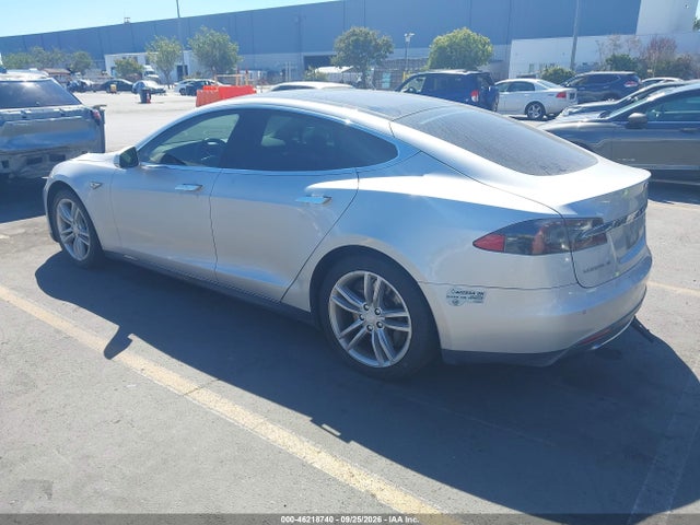 46218740 :رقم المزاد ، 5YJSA1CN2DFP26274 vin ، 2013 Tesla Model S مزاد بيع
