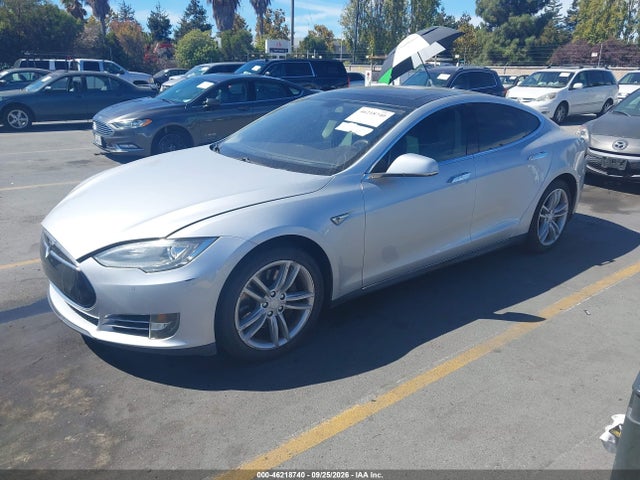 46218740 :رقم المزاد ، 5YJSA1CN2DFP26274 vin ، 2013 Tesla Model S مزاد بيع