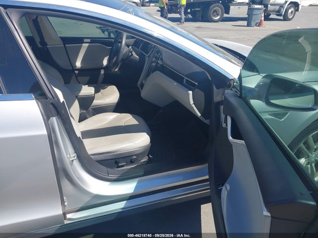 46218740 :رقم المزاد ، 5YJSA1CN2DFP26274 vin ، 2013 Tesla Model S مزاد بيع
