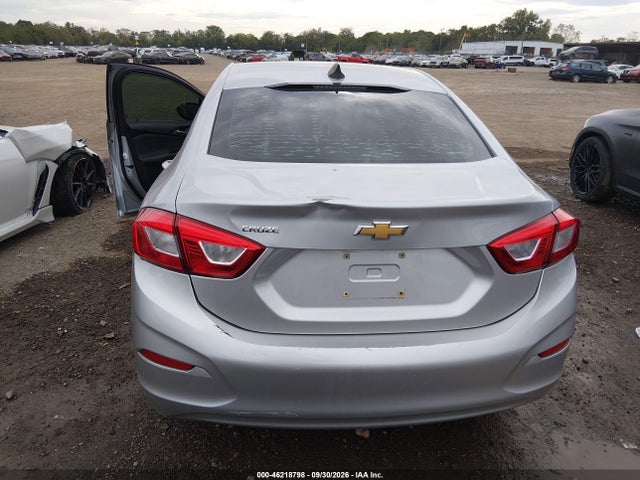 46218798 :رقم المزاد ، 1G1BC5SM7J7115192 vin ، 2018 Chevrolet Cruze Ls Auto مزاد بيع