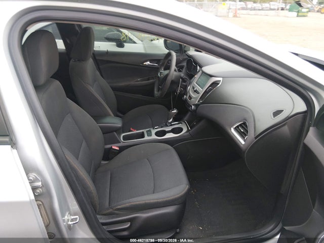 46218798 :رقم المزاد ، 1G1BC5SM7J7115192 vin ، 2018 Chevrolet Cruze Ls Auto مزاد بيع