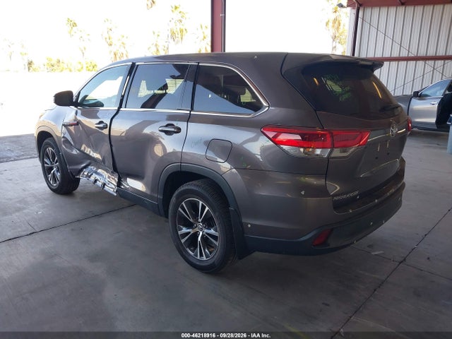 2019 Toyota Highlander Le მანქანა იყიდება აუქციონზე, vin: 5TDBZRFH2KS946035, აუქციონის ნომერი: 46218916
