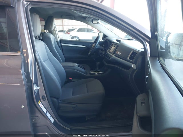 2019 Toyota Highlander Le მანქანა იყიდება აუქციონზე, vin: 5TDBZRFH2KS946035, აუქციონის ნომერი: 46218916
