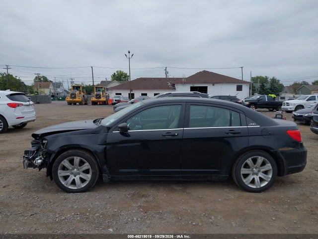 Продажа на аукционе авто 2011 Chrysler 200 Touring, vin: 1C3BC1FB4BN613750, номер лота: 46219019