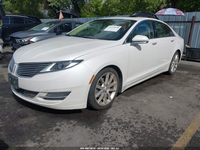 Lincoln MKZ 2015 3LN6L2J99FR625933 Image 2