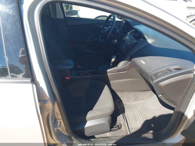 Ford FOCUS SE 2016 1FADP3F22GL365446 Image 5