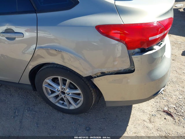 Ford FOCUS SE 2016 1FADP3F22GL365446 Image 6