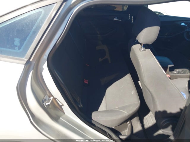 Ford FOCUS SE 2016 1FADP3F22GL365446 Image 8