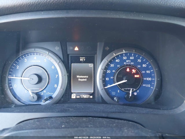 46219229 :رقم المزاد ، 5TDYK3DC2FS677558 vin ، 2015 Toyota Sienna Xle Premium 8 Passenger مزاد بيع