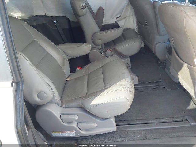 46219229 :رقم المزاد ، 5TDYK3DC2FS677558 vin ، 2015 Toyota Sienna Xle Premium 8 Passenger مزاد بيع