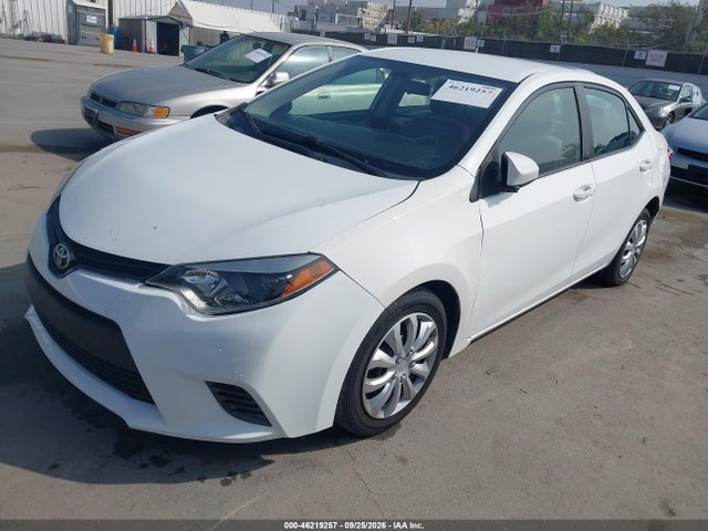 Toyota COROLLA LE 2015 2T1BURHE2FC404806 Image 2