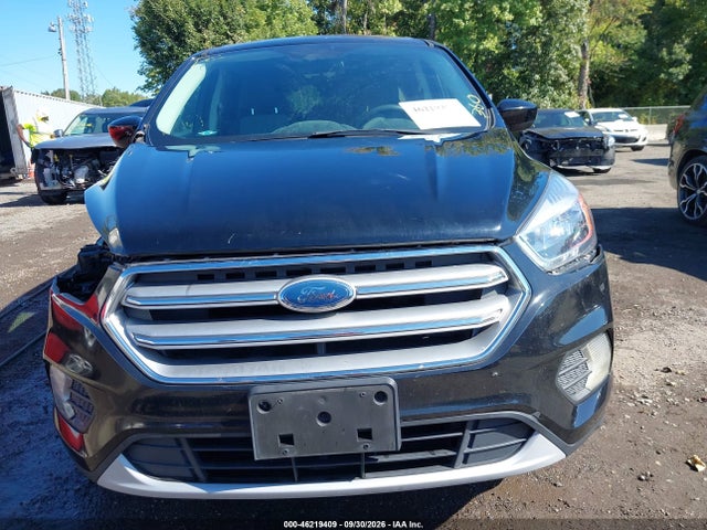 Продажа на аукционе авто 2017 Ford Escape Se, vin: 1FMCU0GD0HUA76764, номер лота: 46219409