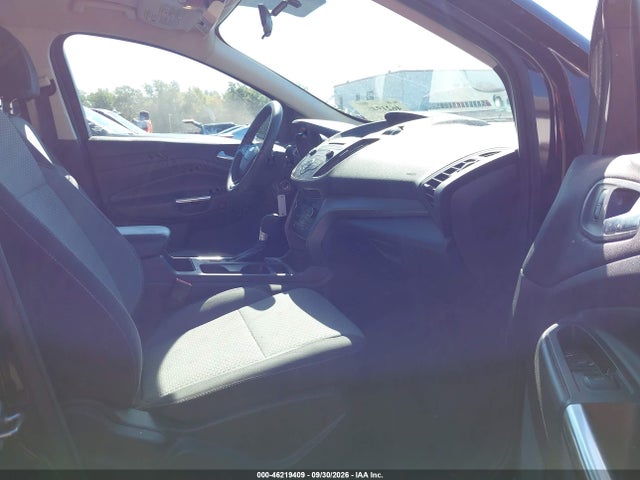 Продажа на аукционе авто 2017 Ford Escape Se, vin: 1FMCU0GD0HUA76764, номер лота: 46219409