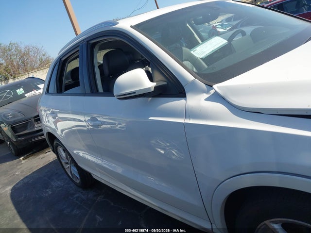 Audi Q3 2.0t Premium 2017 WA1BCCFS1HR015912 Image 14