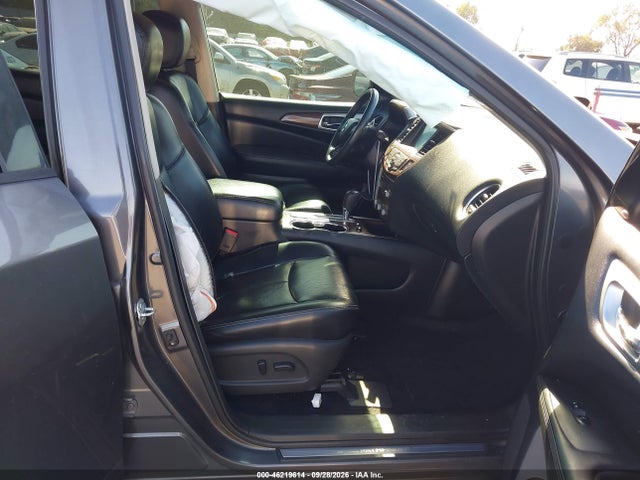 Продаж на аукціоні авто 2017 Nissan Pathfinder Platinum, vin: 5N1DR2MN8HC619119, номер лоту: 46219614