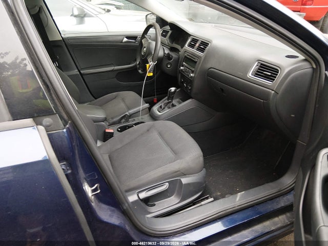 2014 Volkswagen Jetta 2.0l S მანქანა იყიდება აუქციონზე, vin: 3VW2K7AJ8EM438401, აუქციონის ნომერი: 46219632