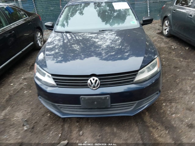 2014 Volkswagen Jetta 2.0l S მანქანა იყიდება აუქციონზე, vin: 3VW2K7AJ8EM438401, აუქციონის ნომერი: 46219632