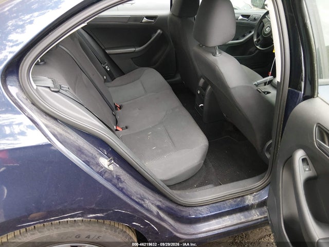 2014 Volkswagen Jetta 2.0l S მანქანა იყიდება აუქციონზე, vin: 3VW2K7AJ8EM438401, აუქციონის ნომერი: 46219632