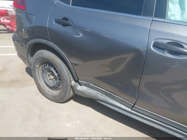 Nissan ROGUE S 2017 KNMAT2MT7HP532618 Image 6