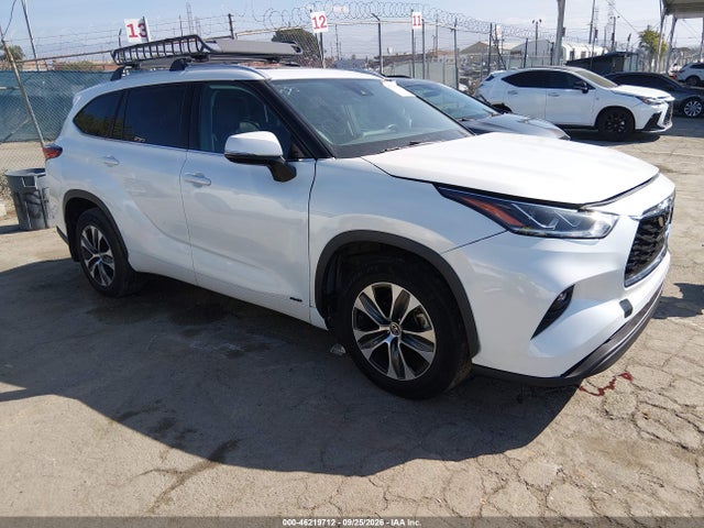 Toyota Highlander Hybrid Xle 2022 5TDHBRCH5NS545747 Image 1
