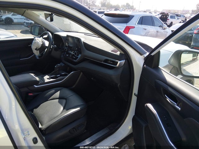 Toyota Highlander Hybrid Xle 2022 5TDHBRCH5NS545747 Image 5