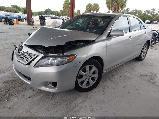 46219717 :رقم المزاد ، 4T1BF3EK3BU758358 vin ، 2011 Toyota Camry Le مزاد بيع