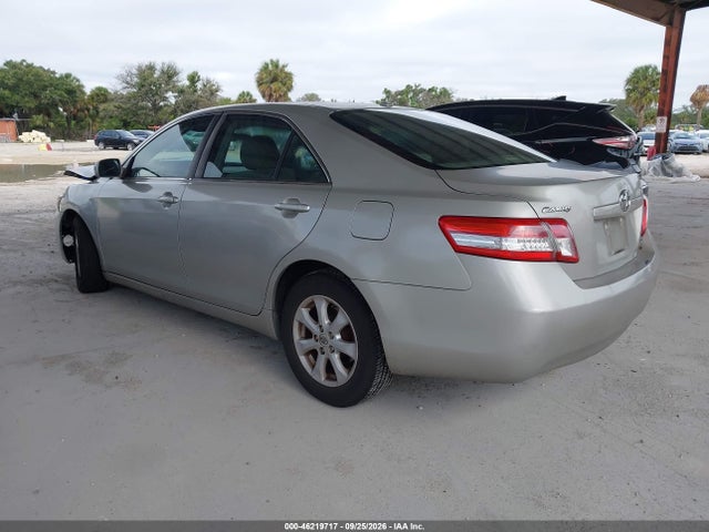46219717 :رقم المزاد ، 4T1BF3EK3BU758358 vin ، 2011 Toyota Camry Le مزاد بيع