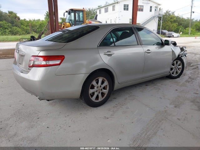 46219717 :رقم المزاد ، 4T1BF3EK3BU758358 vin ، 2011 Toyota Camry Le مزاد بيع