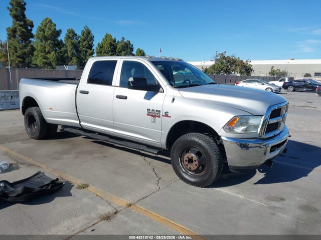 46219742 :رقم المزاد ، 3C63RRGL0HG776229 vin ، 2017 Ram 3500 Tradesman  4x4 8' Box مزاد بيع
