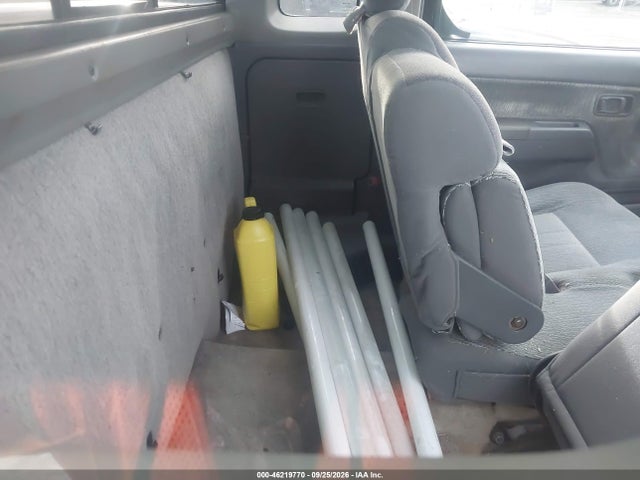 46219770 :رقم المزاد ، 1N6DD26S0YC415823 vin ، 2000 Nissan Frontier Xe مزاد بيع