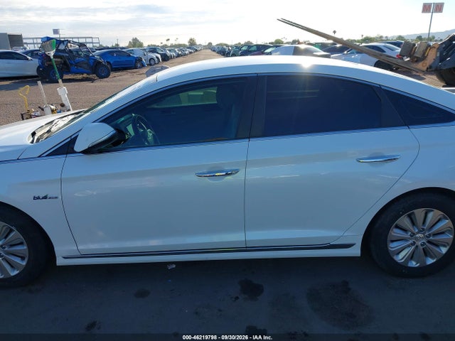 Продаж на аукціоні авто 2017 Hyundai Sonata Hybrid Se, vin: KMHE24L33HA064838, номер лоту: 46219798