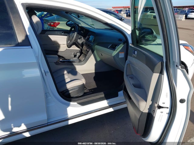 Продаж на аукціоні авто 2017 Hyundai Sonata Hybrid Se, vin: KMHE24L33HA064838, номер лоту: 46219798