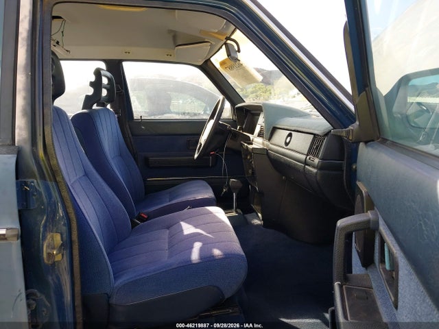 1990 Volvo 240 Dl მანქანა იყიდება აუქციონზე, vin: YV1AA8845L1415475, აუქციონის ნომერი: 46219887