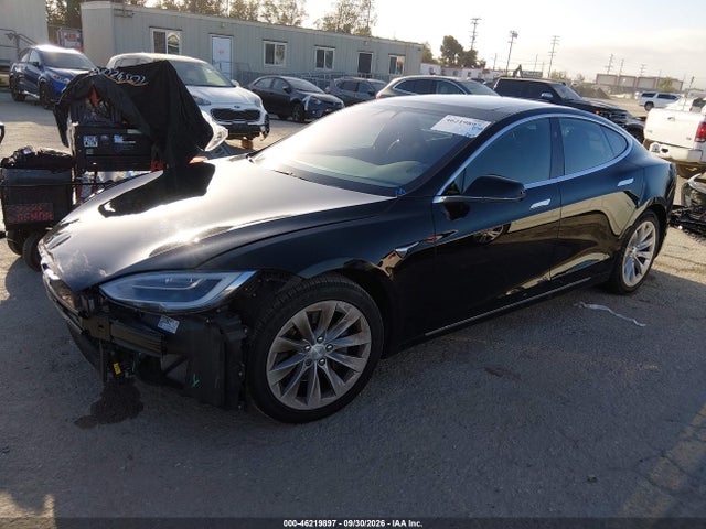 46219897 :رقم المزاد ، 5YJSA1E17HF209701 vin ، 2017 Tesla Model S 60/75 مزاد بيع